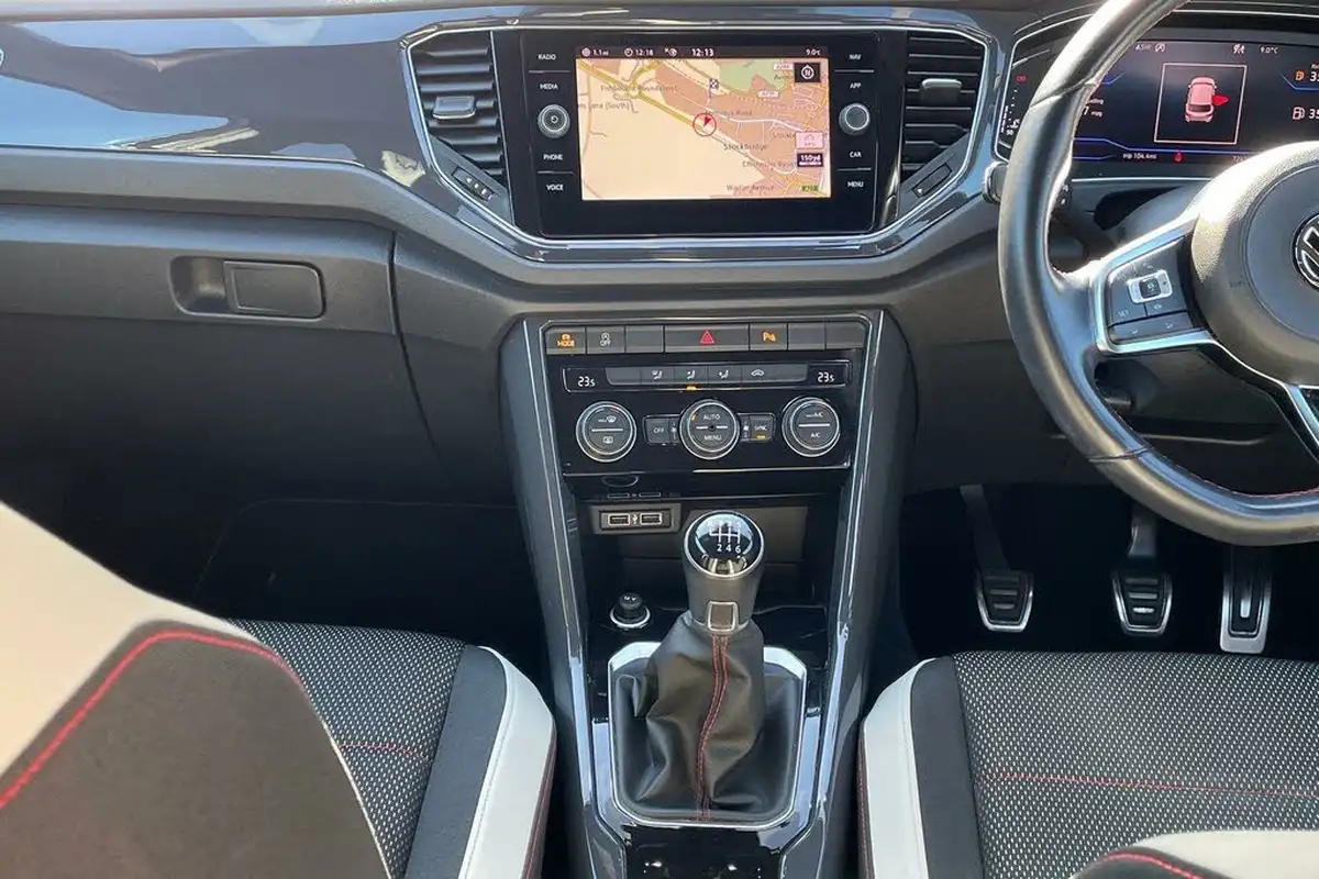2018-volkswagen-t-roc-15-tsi-se-big-35