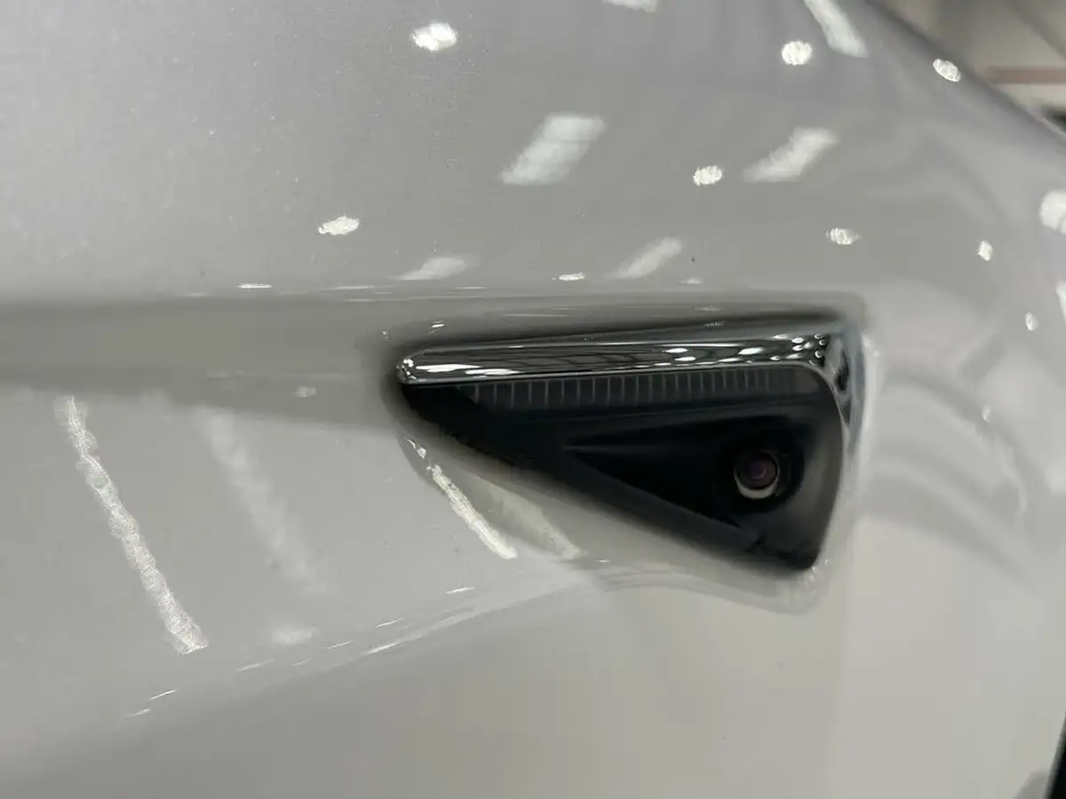 2019-tesla-model-s-e-long-range-big-3