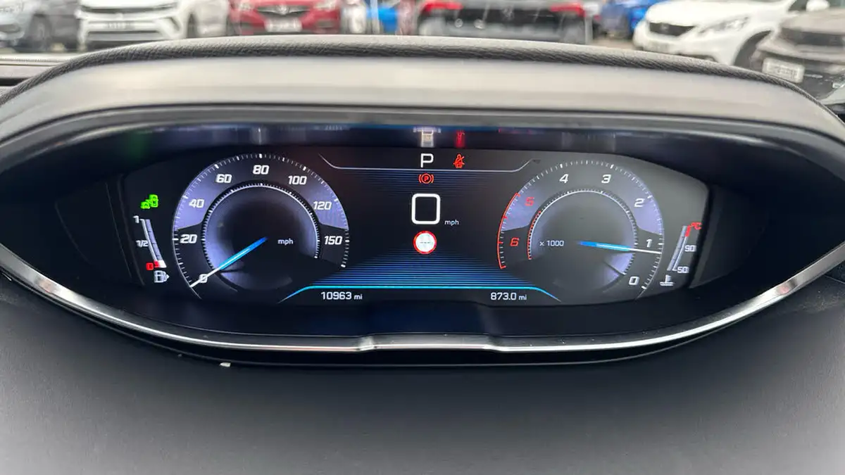 2019-peugeot-5008-suv-15-bluehdi-allure-eat8-big-12