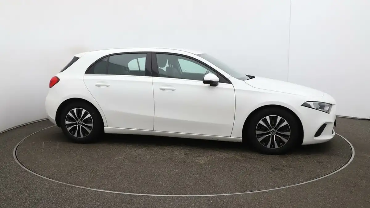2022-mercedes-benz-a-class-20d-a180d-se-big-45