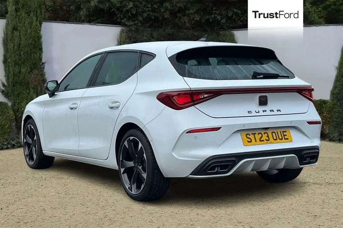 2023-cupra-leon-nf-15-etsi-v1-hatchback-big-1