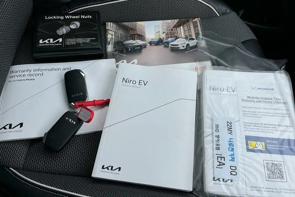 2022-kia-niro-ev-e-2-big-21