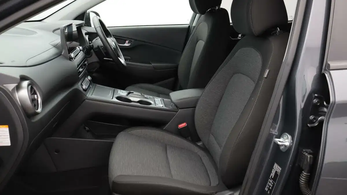2021-hyundai-kona-e-premium-204ps-64kwh-7kw-obc-big-14