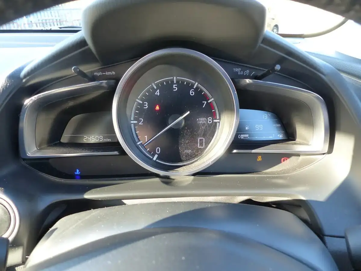 2020-mazda-mazda2-15-skyactiv-g-gt-sport-nav-light-stone-big-11