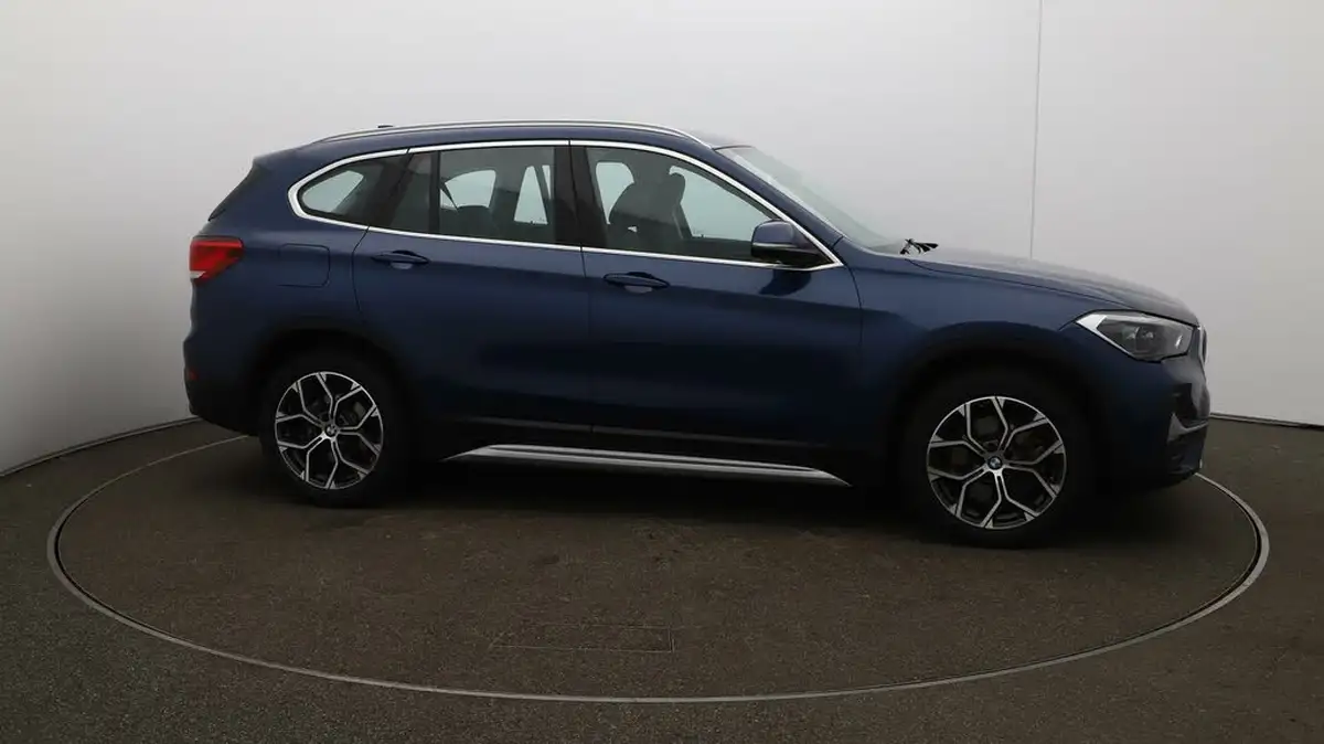 2021-bmw-x1-20-sdrive20i-xline-big-41