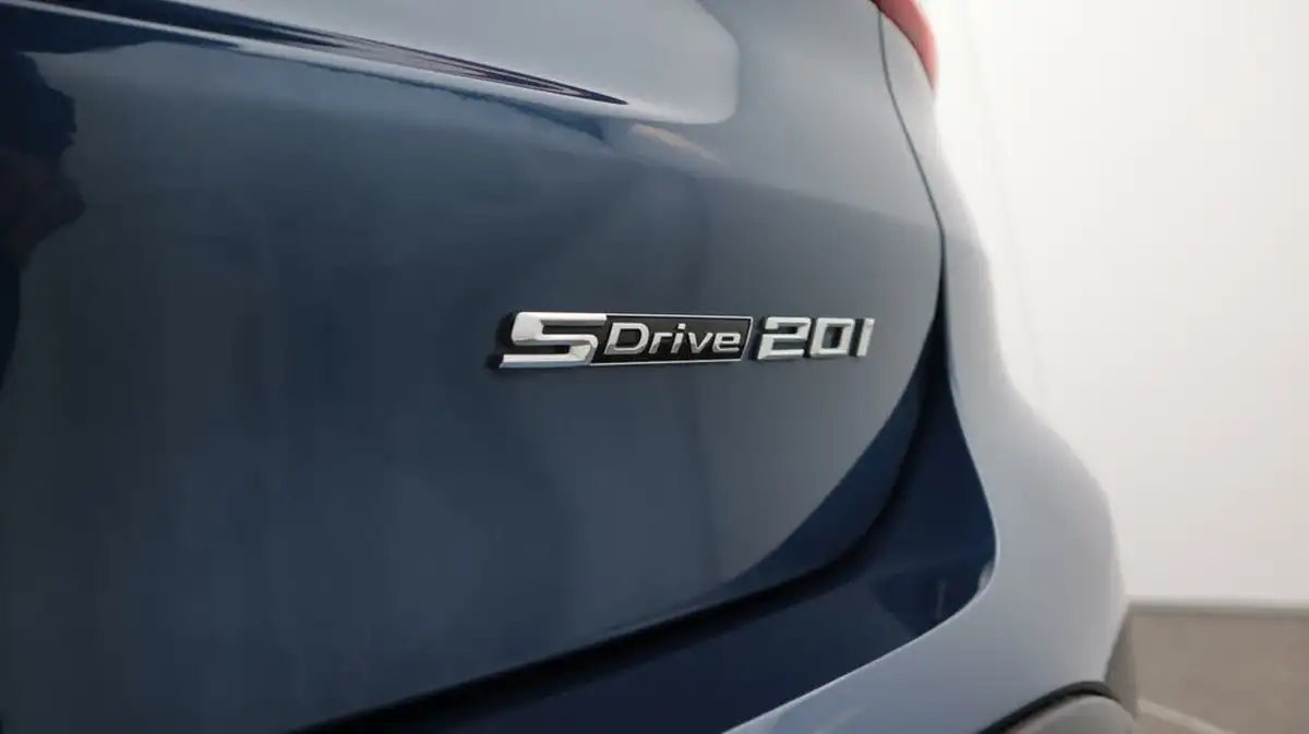 2021-bmw-x1-20-sdrive20i-xline-big-23