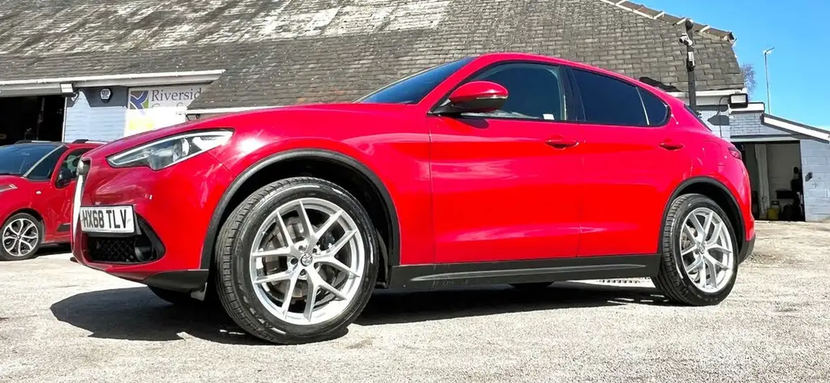 2018-alfa-romeo-stelvio-22td-milano-ss-big-1