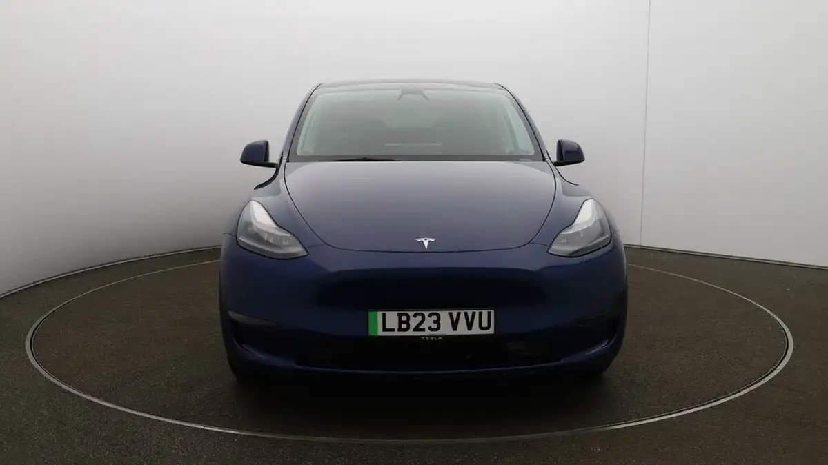 2023-tesla-model-y-e-long-range-big-2