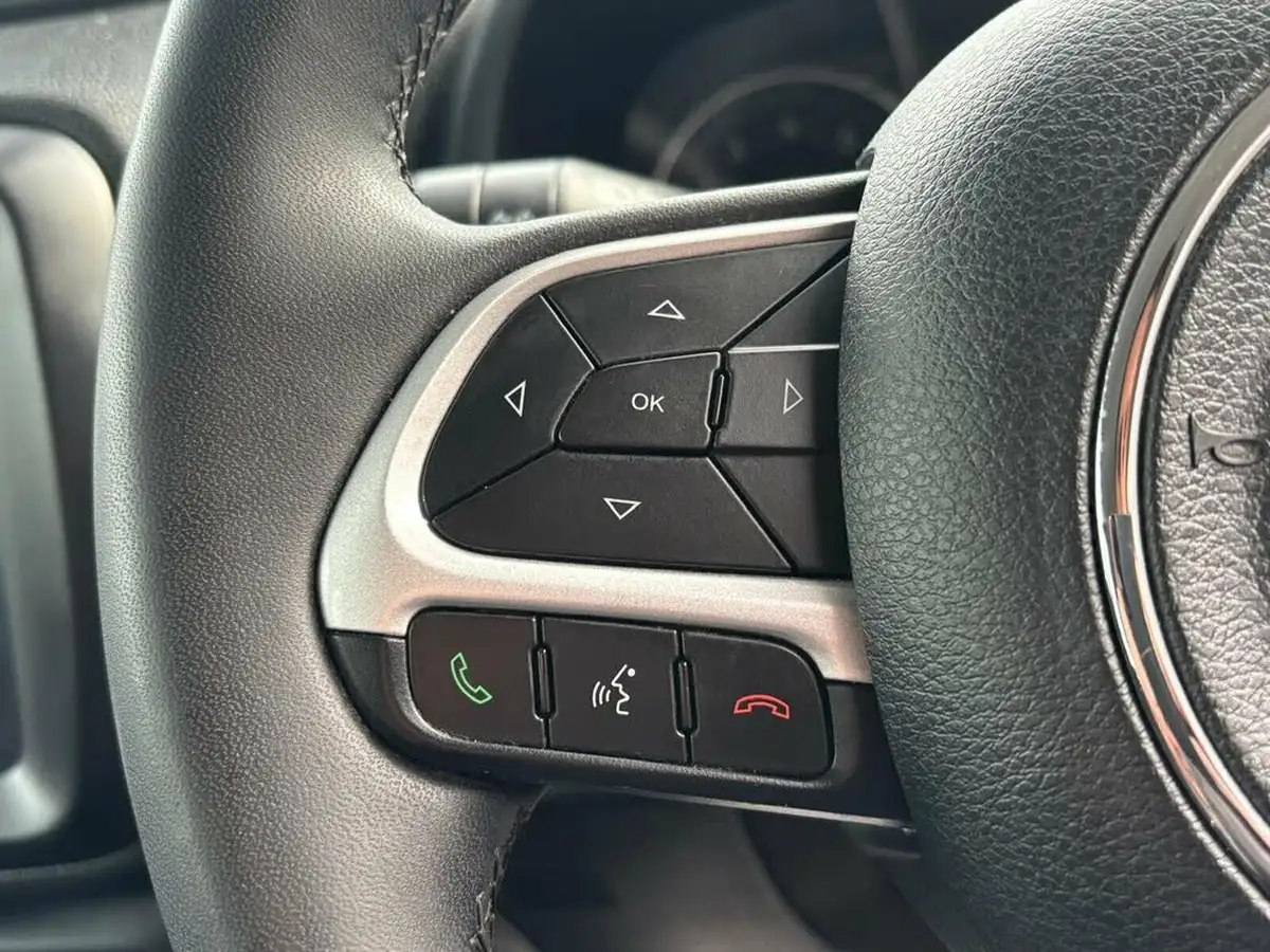 2019-jeep-renegade-10-gse-longitude-big-18