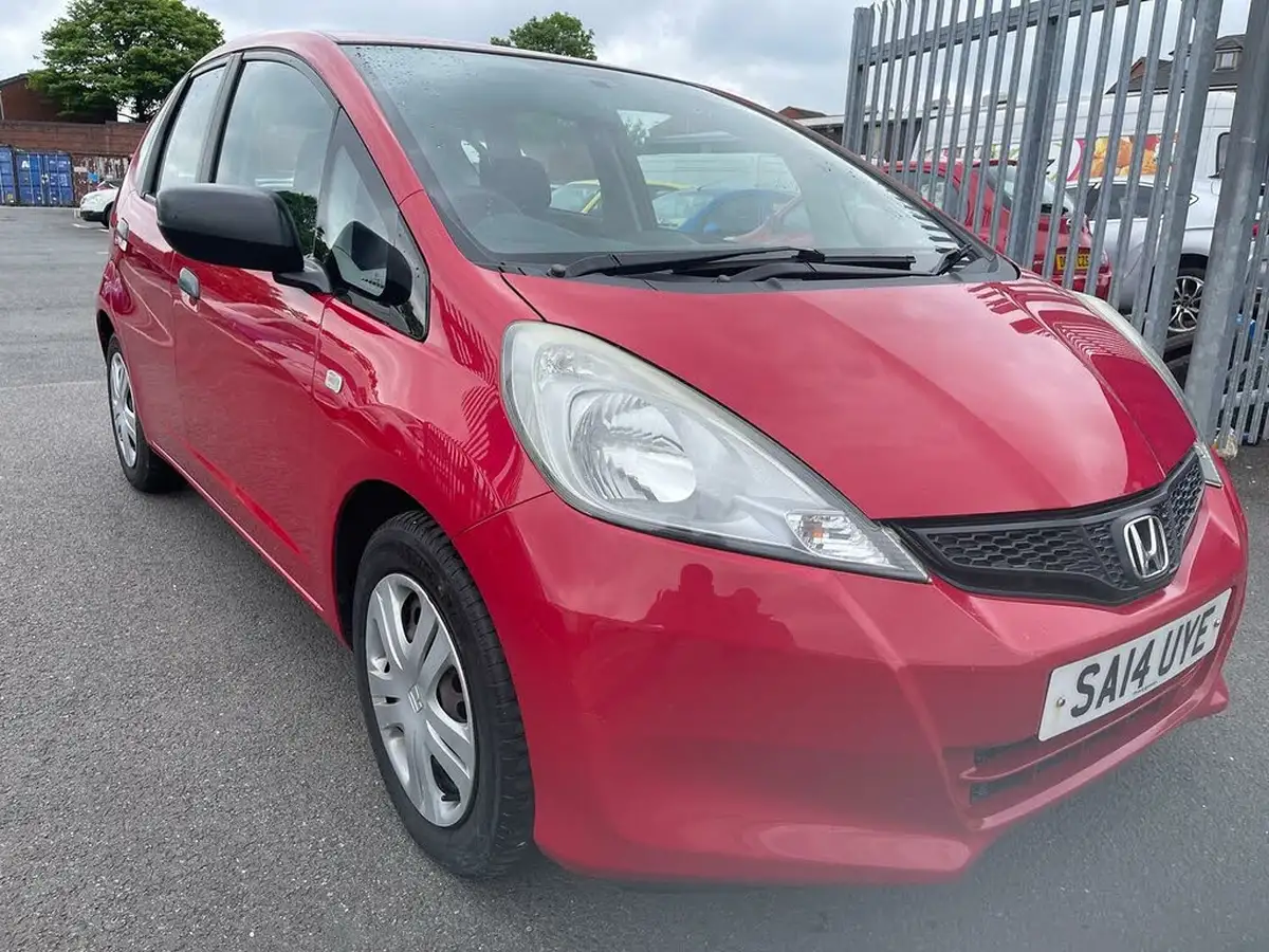 2014-honda-jazz-12-s-big-1