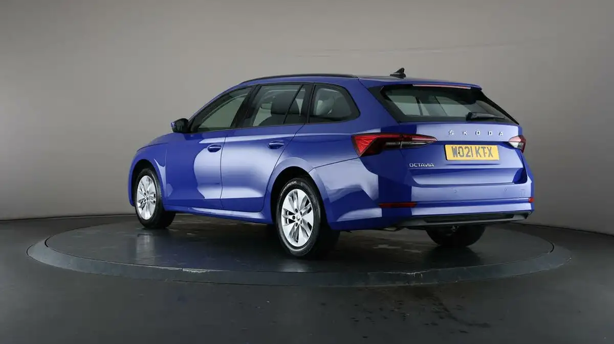 2021-skoda-octavia-20tdi-se-technology-115ps-scr-estate-big-71