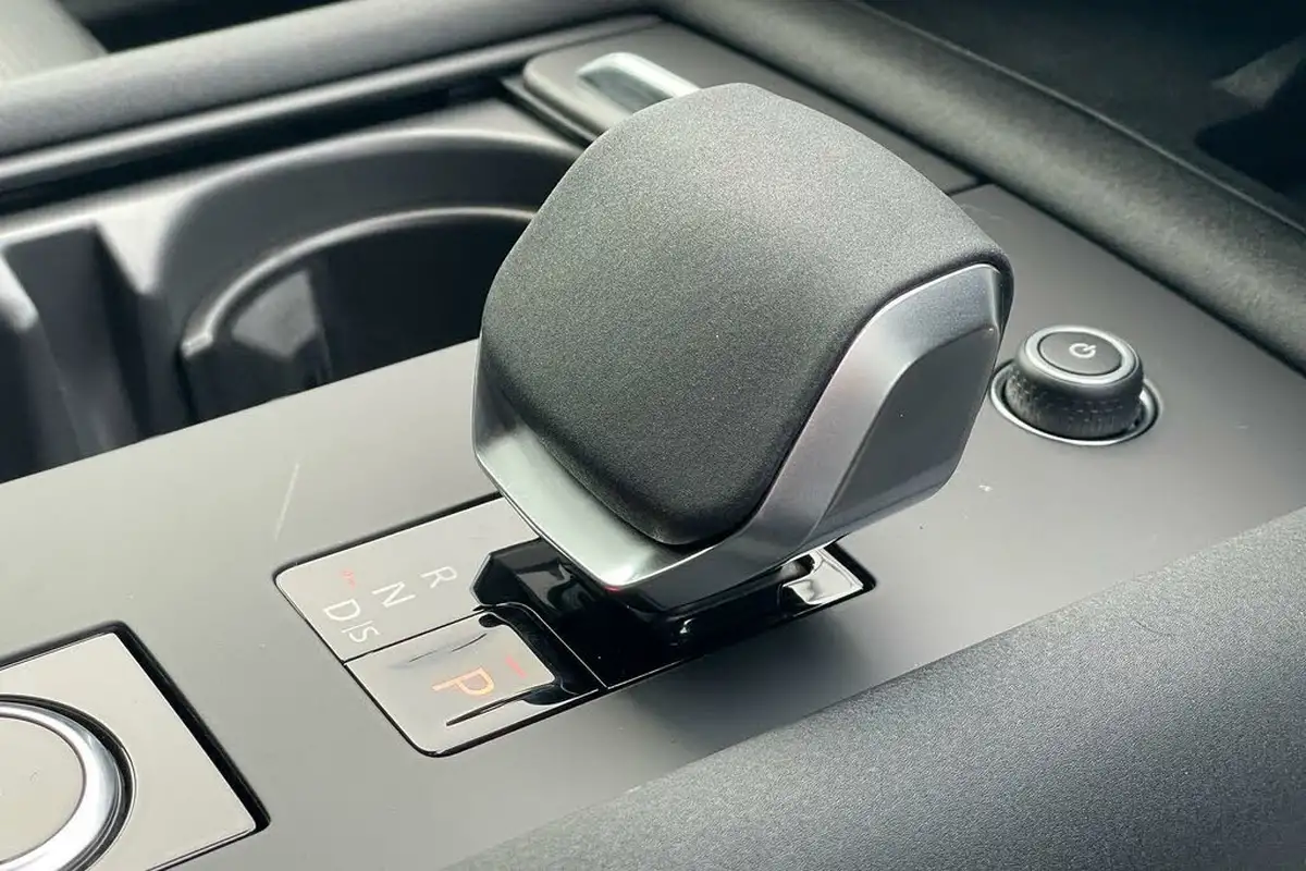 2024-land-rover-discovery-30-d350-dynamic-hse-big-17