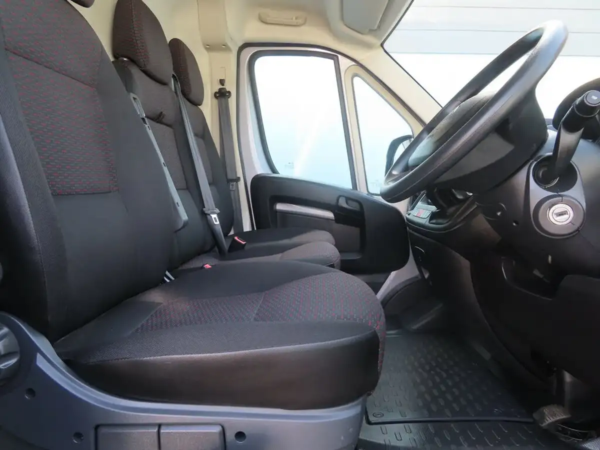 2022-peugeot-boxer-22-bluehdi-professional-335-l3-h2-panel-big-33