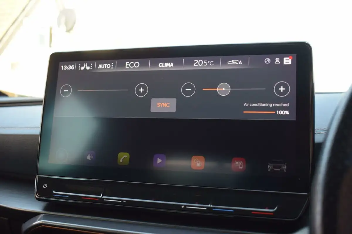 2021-cupra-formentor-14-e-hybrid-vz2-big-39