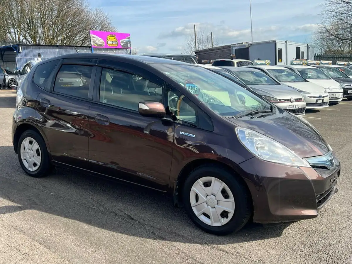 2013-honda-jazz-big-0
