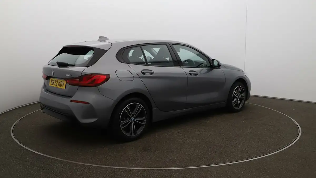 2023-bmw-1-series-15-118i-sport-dct-big-45
