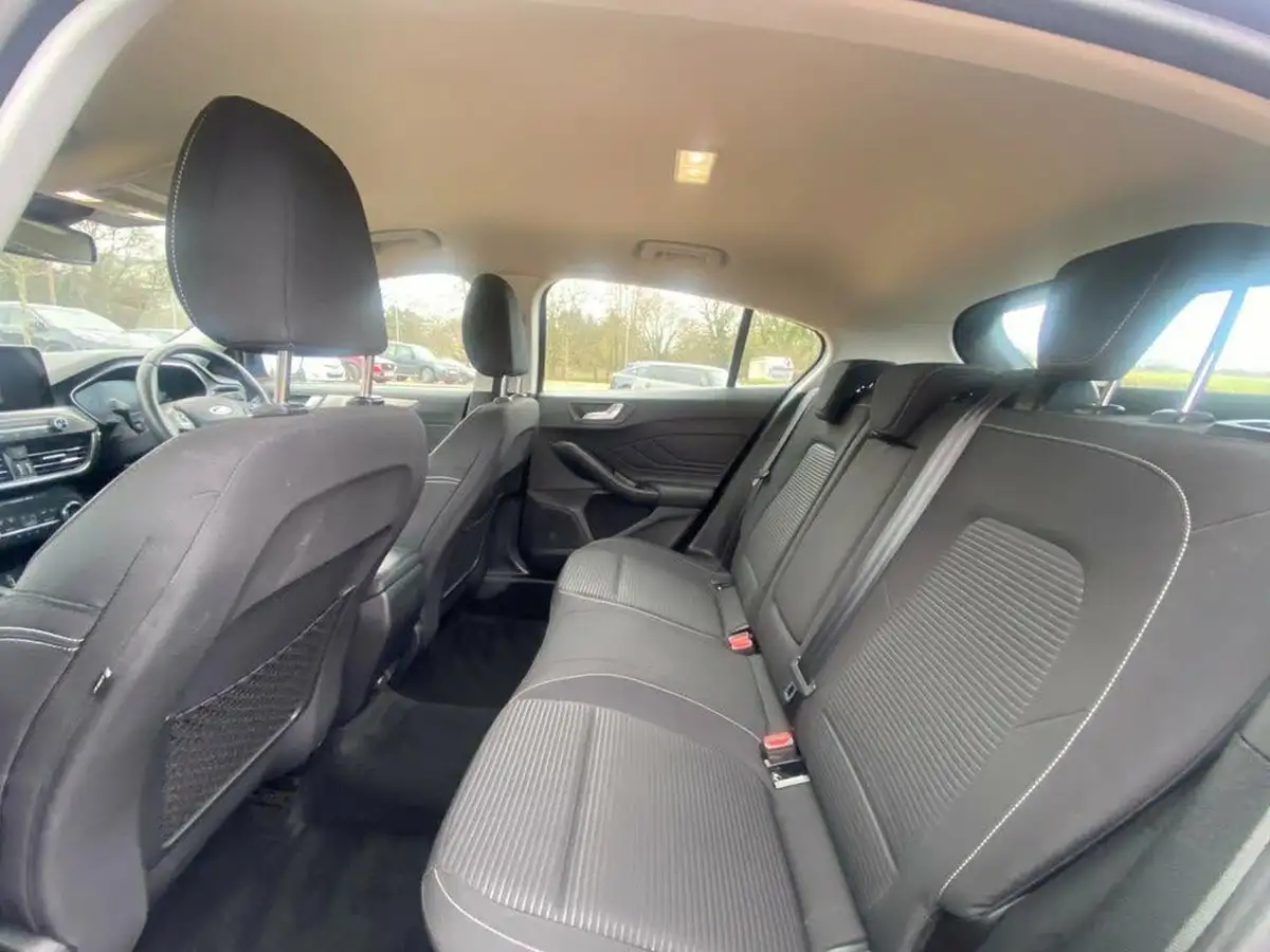2019-ford-focus-10t-titanium-hatchback-big-26
