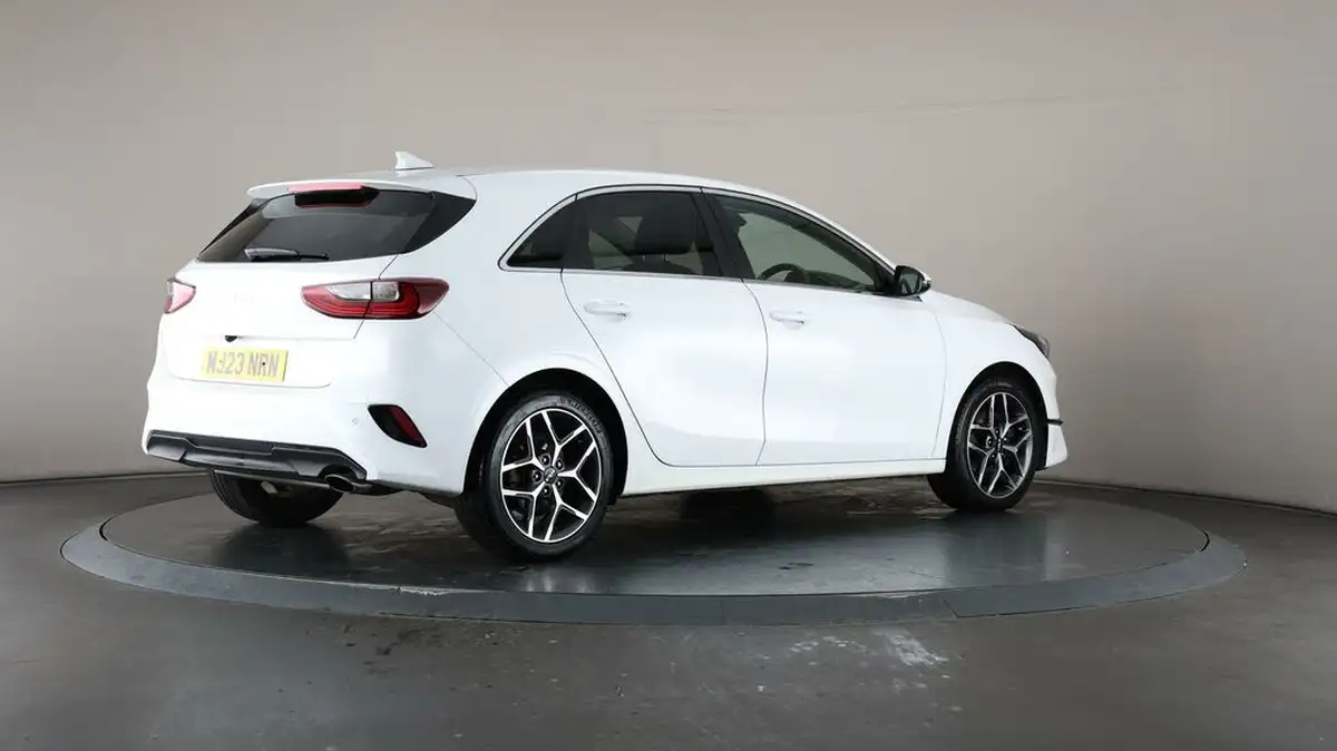 2022-kia-ceed-15-t-gdi-3-hatchback-big-58