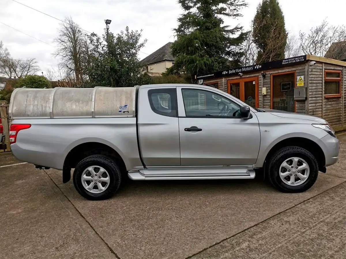 2018-mitsubishi-l200-24di-d-4life-eu6-double-pickup-big-8