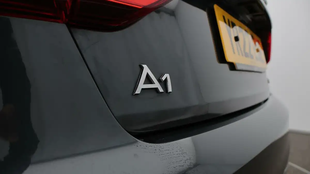 2022-audi-a1-10-30-tfsi-technik-big-21