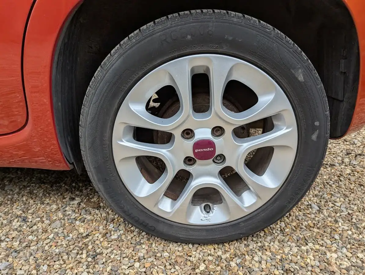 2014-fiat-panda-12-lounge-big-28