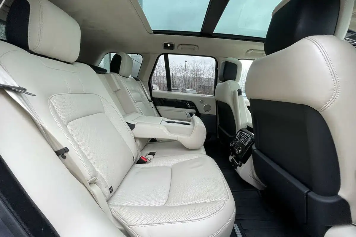 2021-land-rover-range-rover-30-d300-westminster-black-big-46