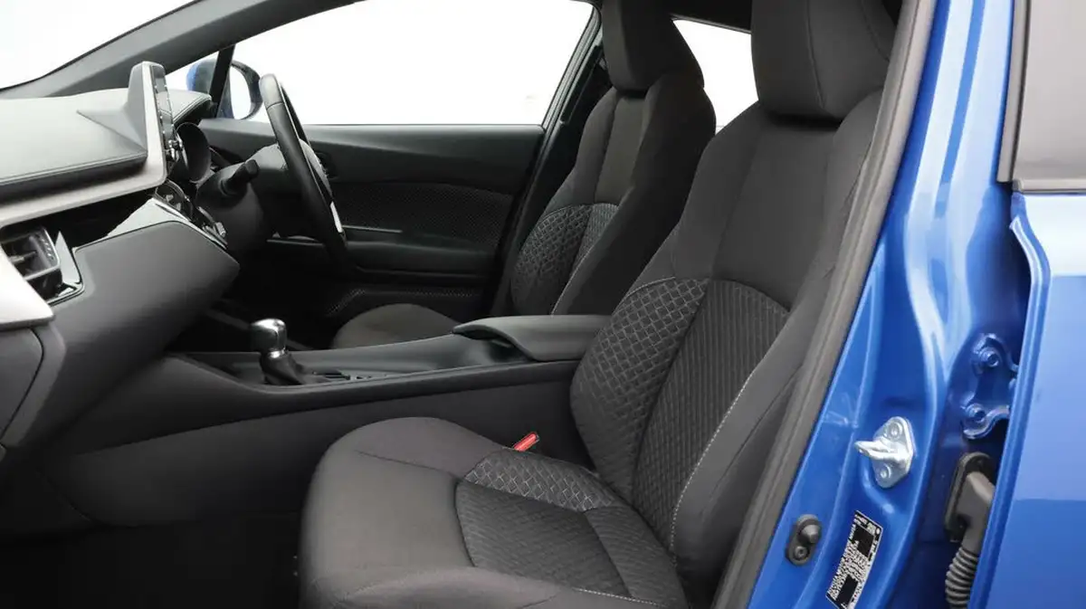 2022-toyota-c-hr-18-vvt-i-icon-big-14