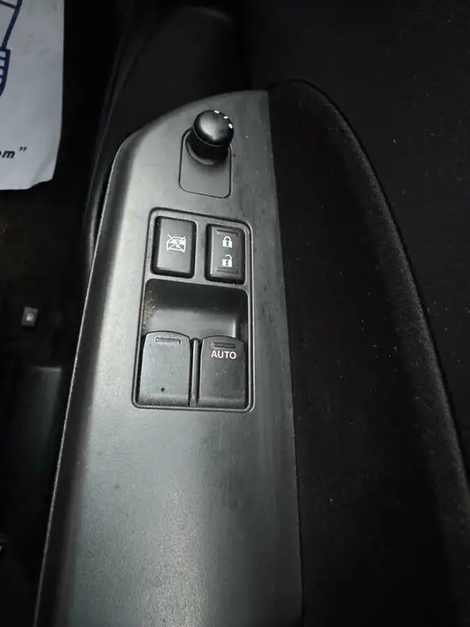 2013-suzuki-swift-12-sz3-93bhp-5d-big-46