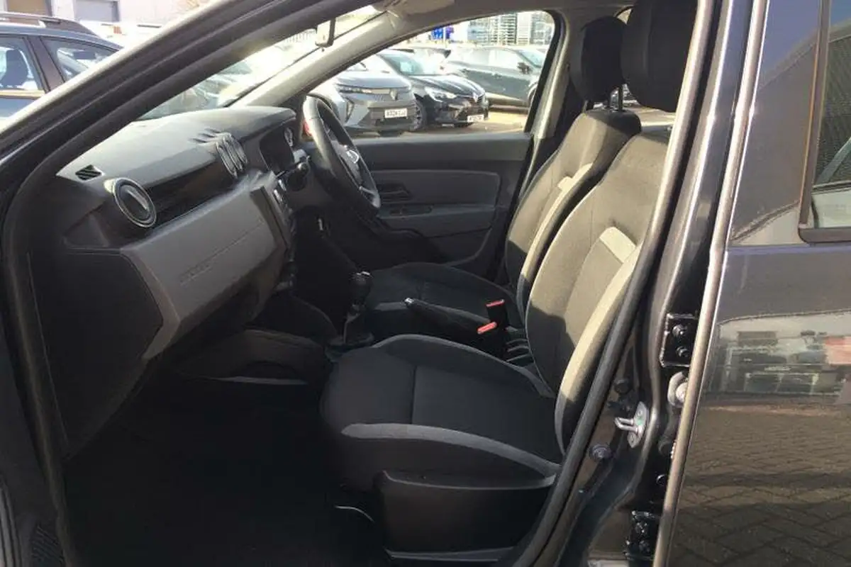 2019-dacia-duster-16-sce-essential-big-9