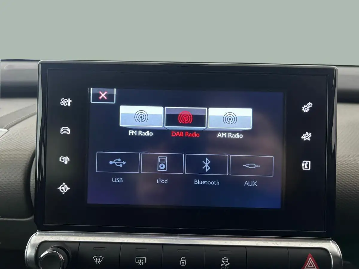 2018-citroen-c4-cactus-16bluehdi-flair-big-17