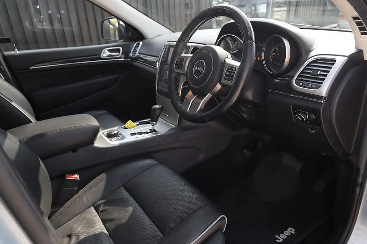 2012-jeep-grand-cherokee-30crd-overland-v6-auto-big-5