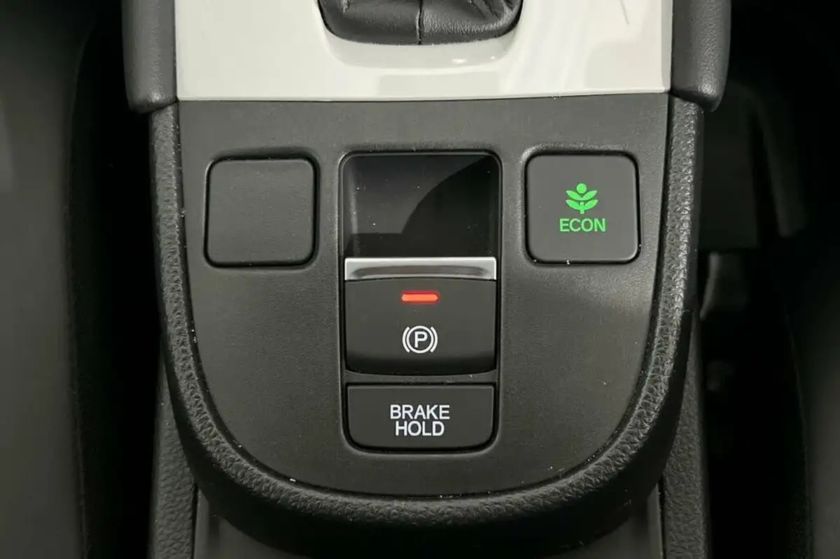 2020-honda-jazz-15-i-mmd-ex-big-32