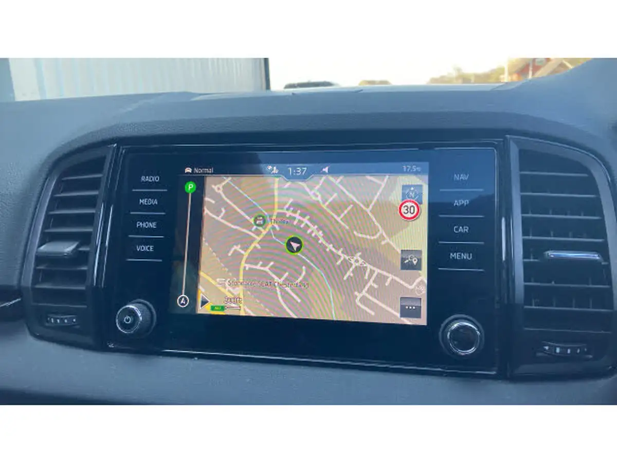 2023-skoda-karoq-15-tsi-sportline-big-38