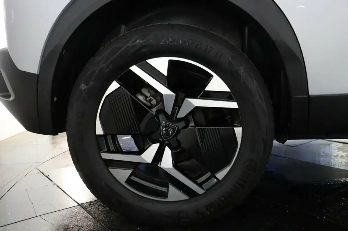 2024-peugeot-2008-suv-12-puretech-allure-130ps-big-32