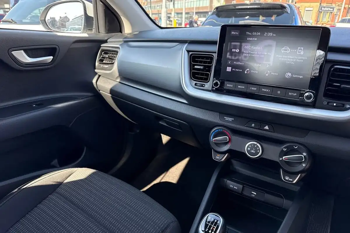 2022-kia-stonic-10-t-gdi-2-big-19