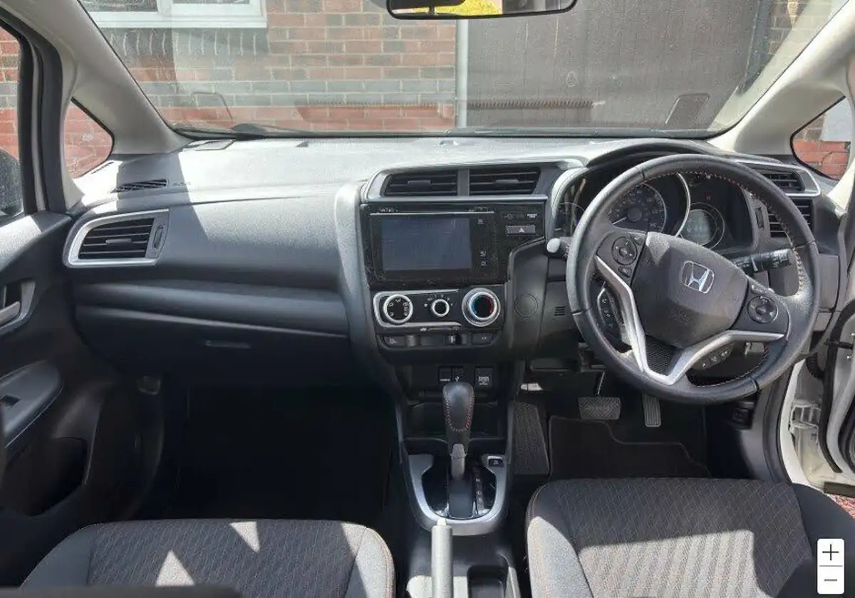 2019-honda-jazz-15-i-vtec-sport-cvt-big-4