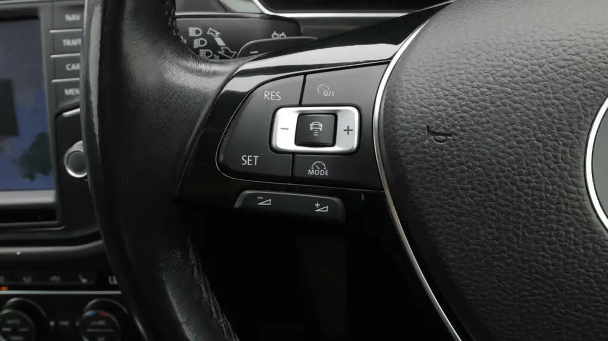 2017-volkswagen-tiguan-20tdi-sel-190ps-4motion-bmt-ss-dsg-big-26
