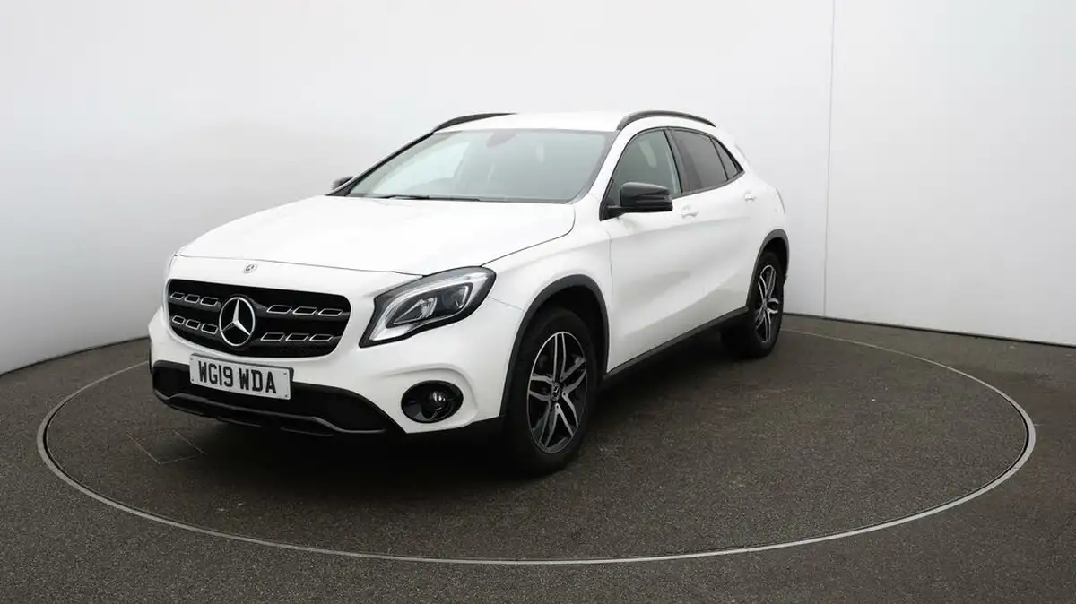 2019-mercedes-benz-gla-class-16-gla-180-urban-edition-ss-big-28