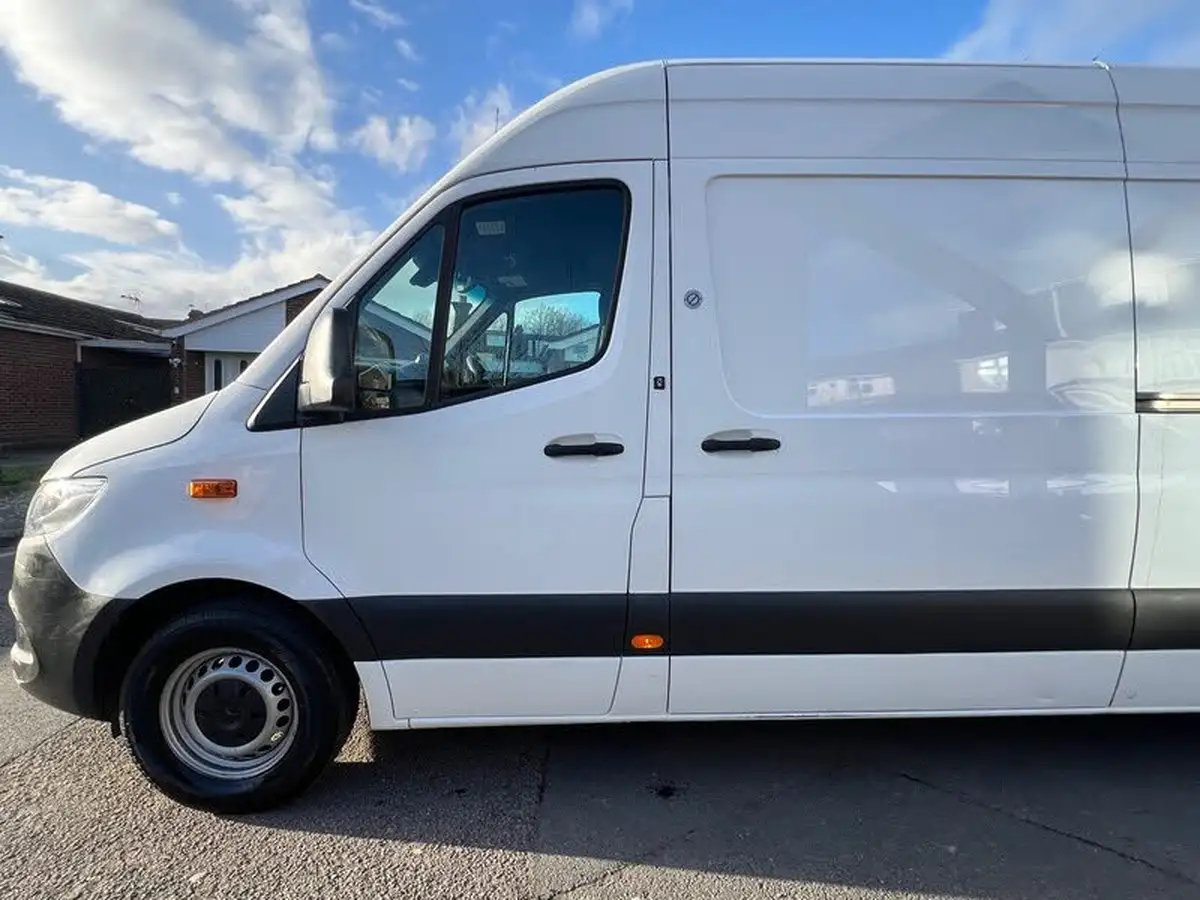 2018-mercedes-benz-sprinter-21cdi-311-l2h1-panel-van-rwd-eco-gear-360-big-15