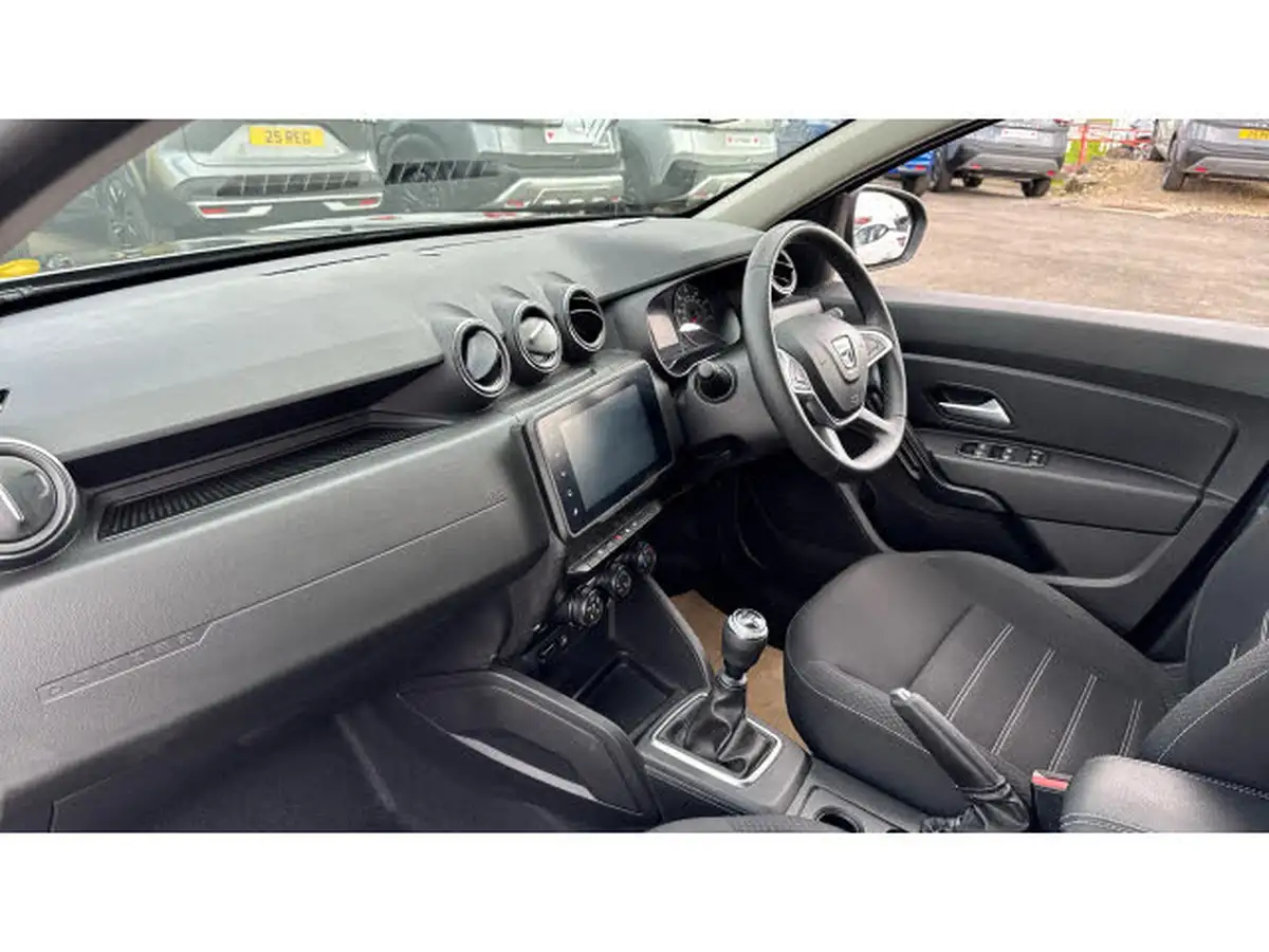 2022-dacia-duster-10-tce-comfort-90hpeu6d-4x2-window-van-big-8