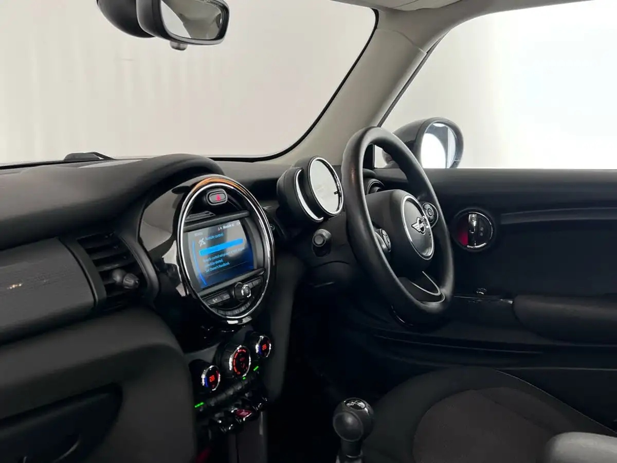 2019-mini-cooper-15-cooper-classic-hatchback-3d-big-13