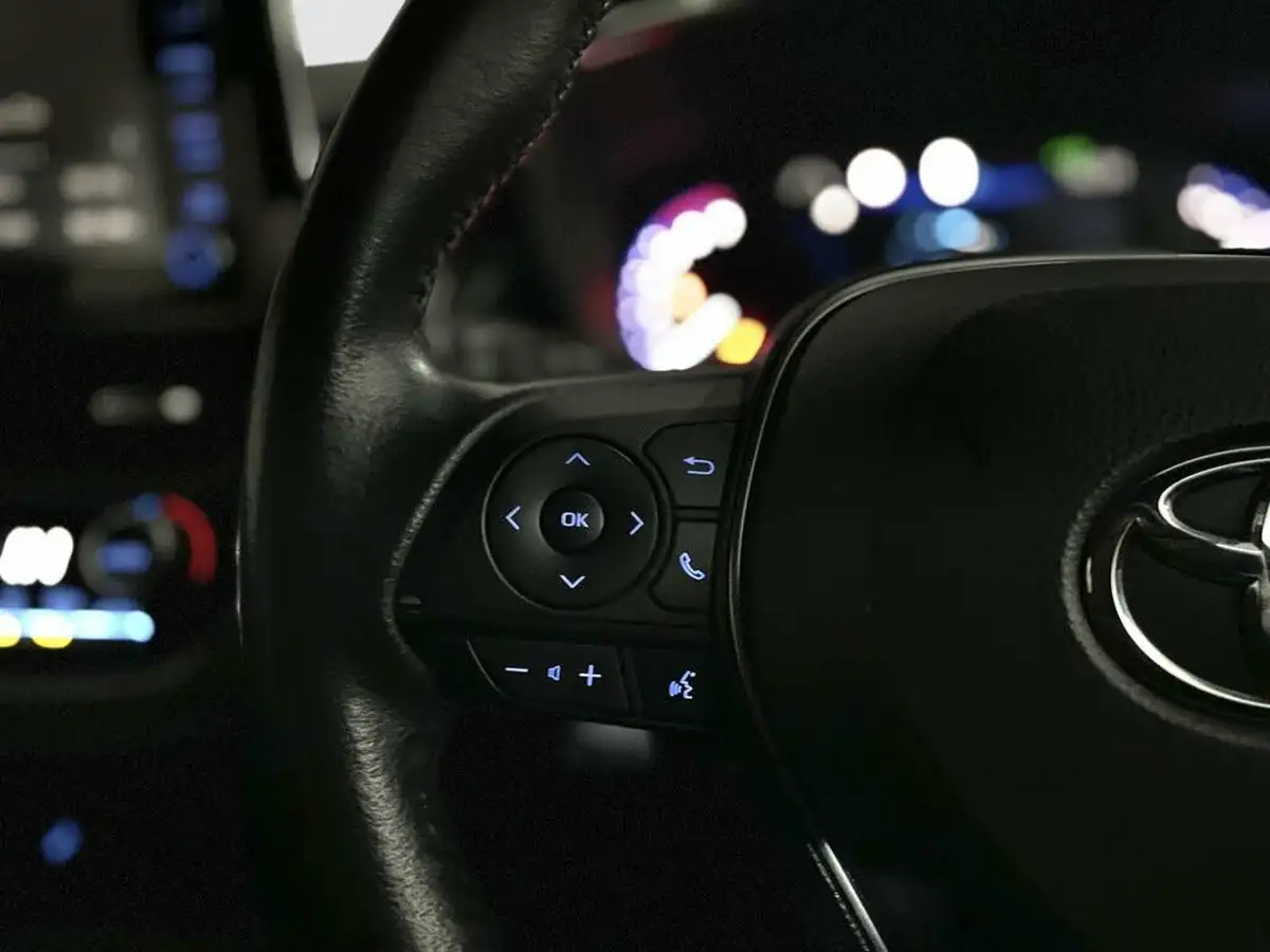 2021-toyota-corolla-18-vvt-i-icon-tech-trk-hatchback-5d-big-13