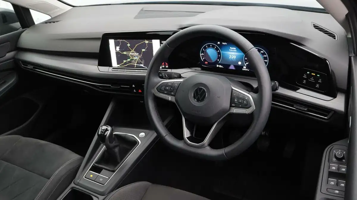 2022-volkswagen-golf-15-tsi-style-150ps-hatchback-big-9