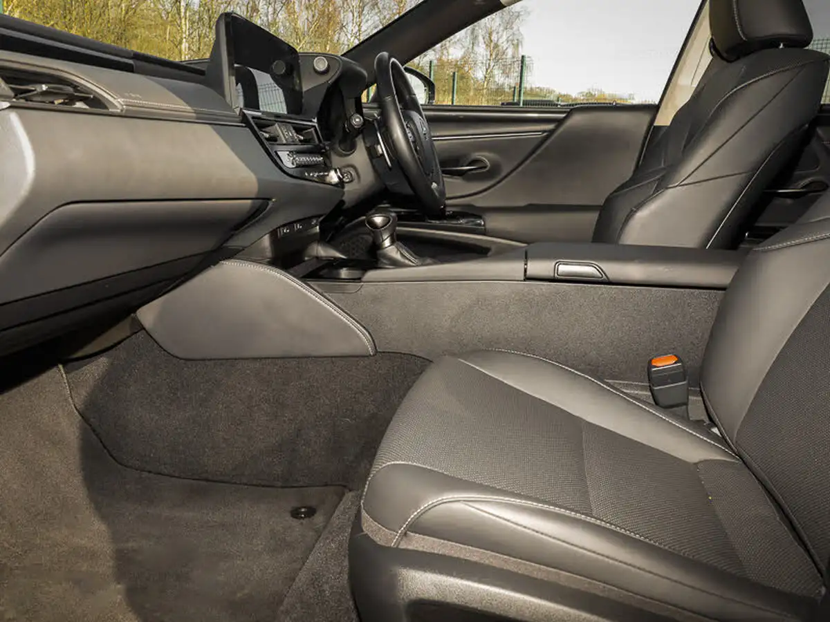 2021-lexus-es-300h-25-es-215bhp-big-2