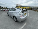 2010-toyota-prius-small-17