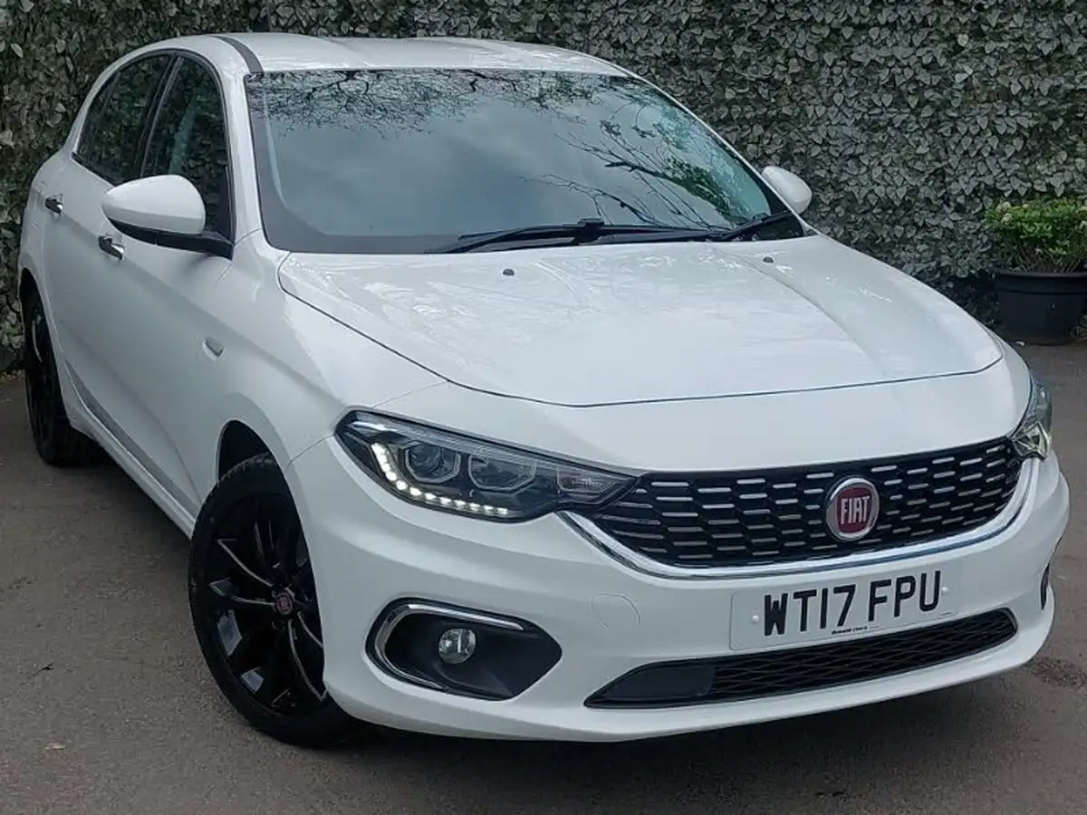 2017-fiat-tipo-14-lounge-hatchback-big-0