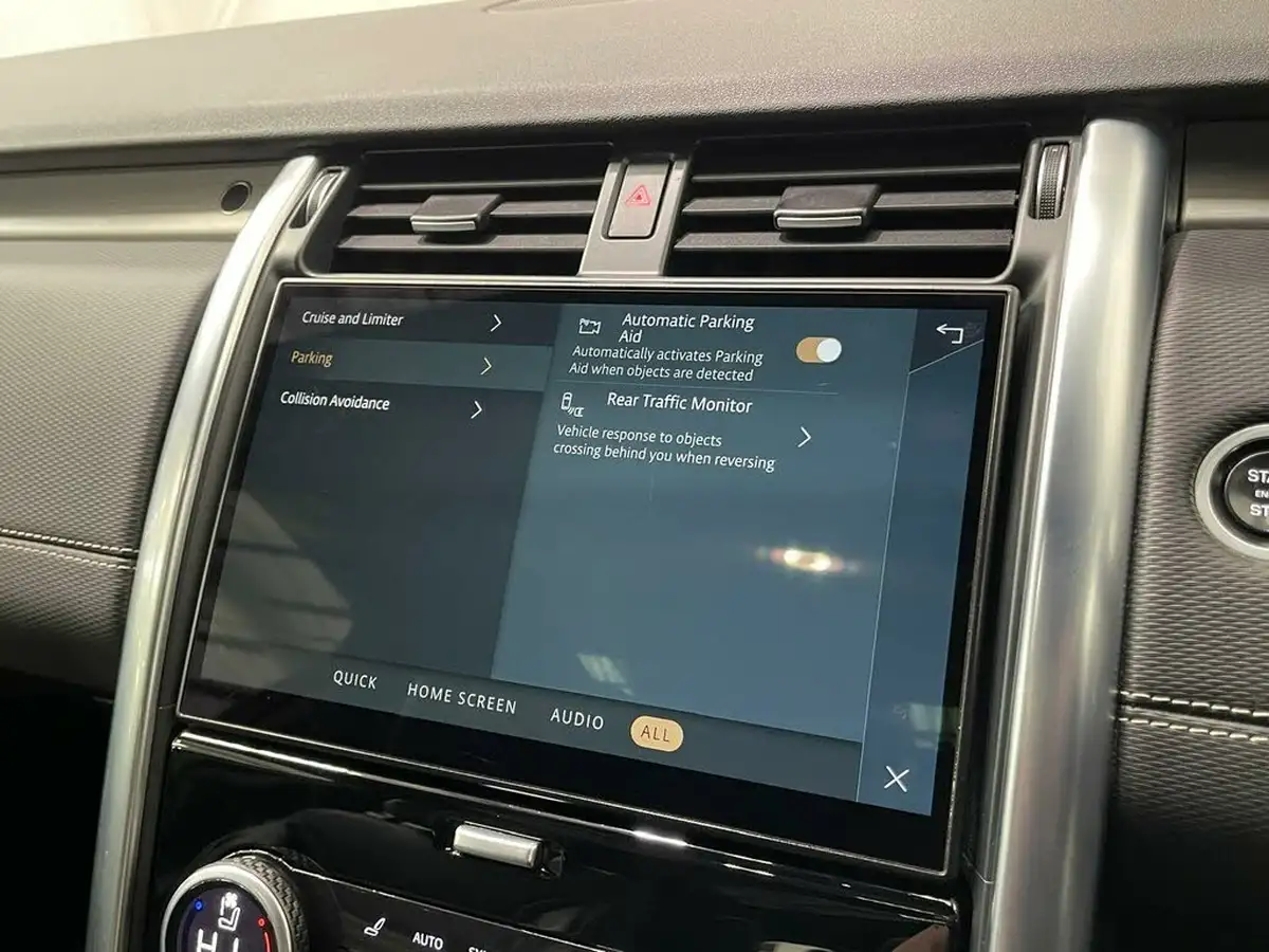 2021-land-rover-discovery-30-d300-r-dynamic-hse-big-21