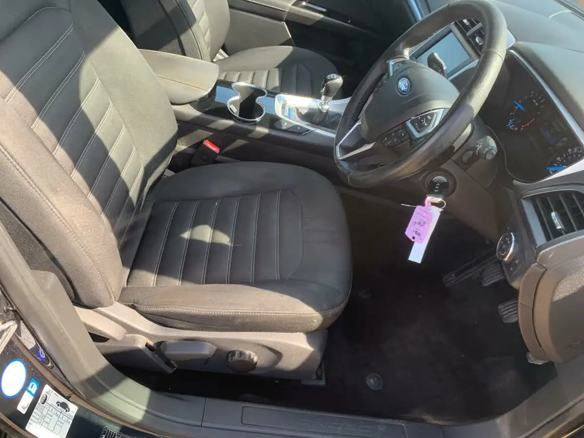 2015-ford-mondeo-20tdci-zetec-econetic-estate-big-20