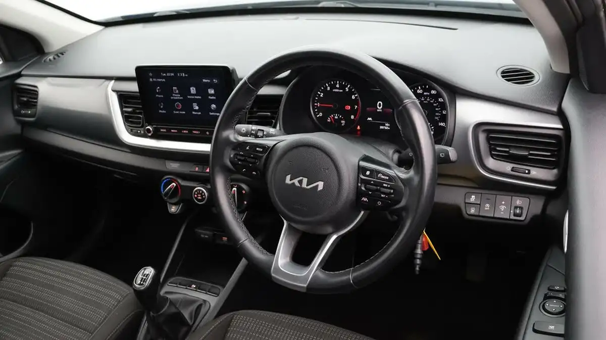 2022-kia-stonic-10-t-gdi-2-big-9