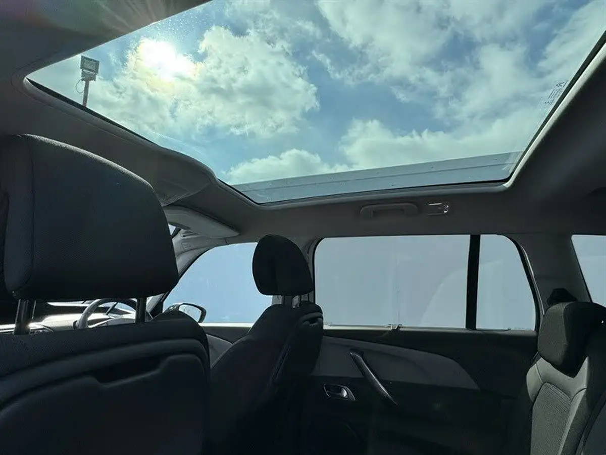 2022-citroen-grand-c4-spacetourer-12-puretech-shine-eat8-big-12